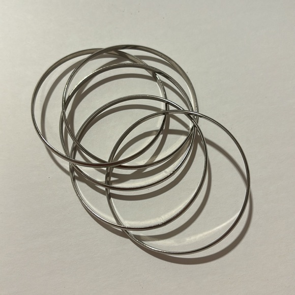 Silver tone 5 Intertwined women round fashion bangles bracelet - Picture 2 of 4